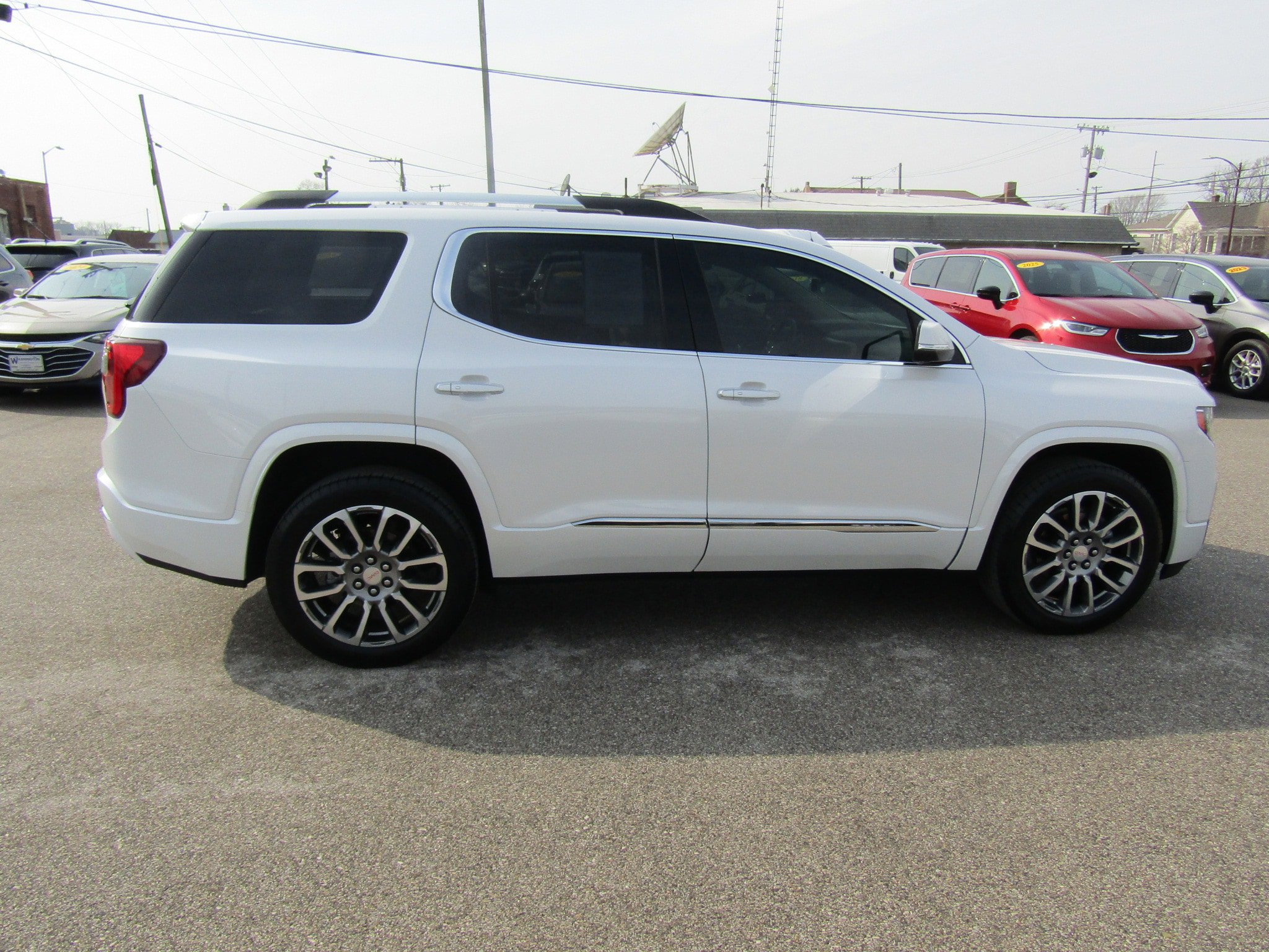 Used 2023 GMC Acadia Denali w/ Denali Ultimate Package image 2
