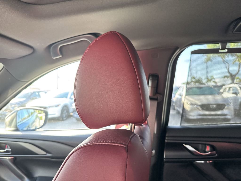 Used 2023 MAZDA CX-9 Carbon Edition image 17