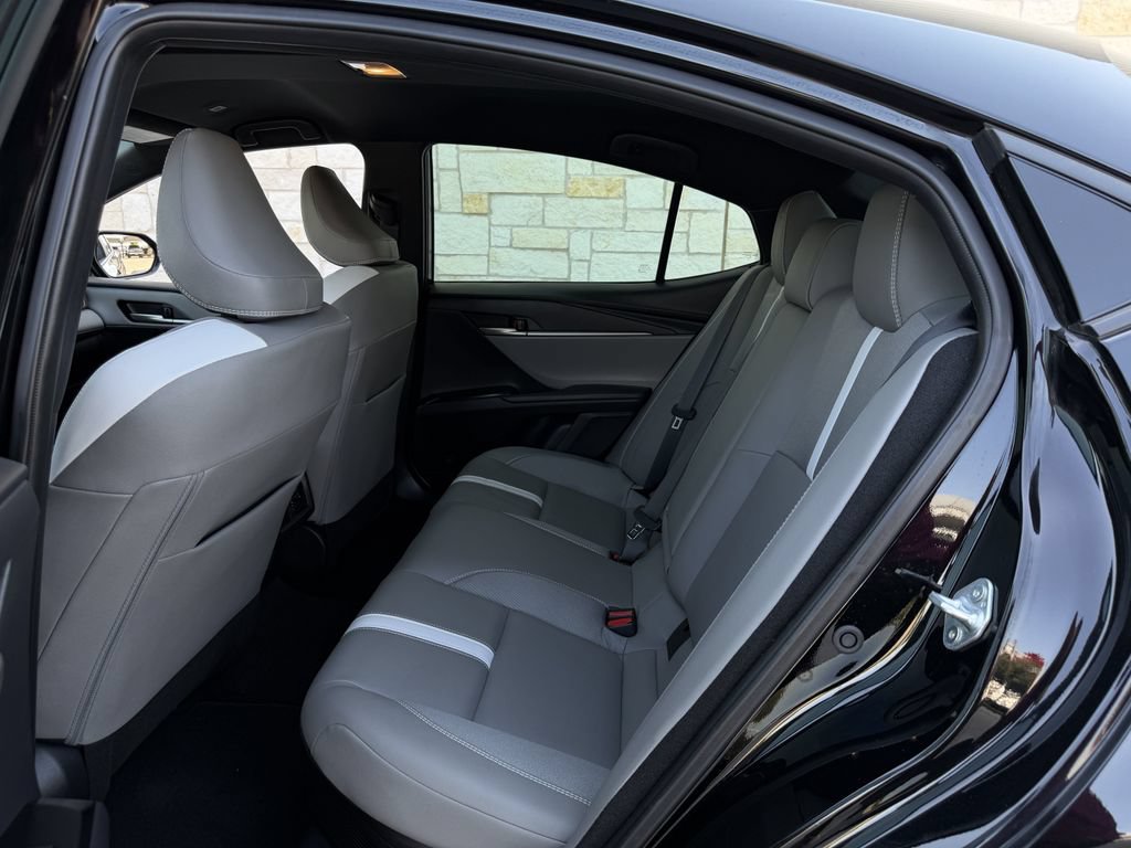 Used 2025 Toyota Camry SE w/ Convenience Package FWD image 28