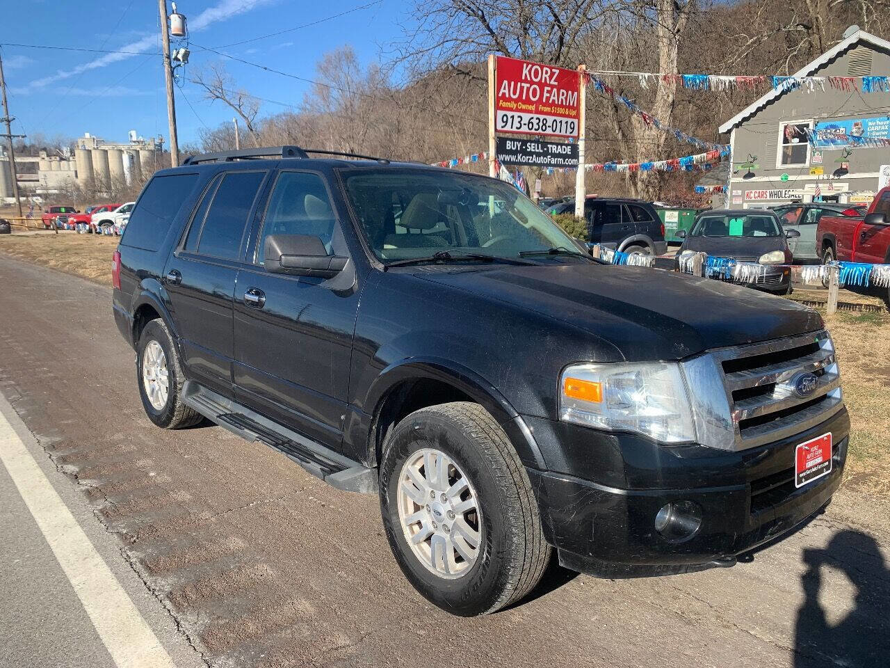 Used 2012 Ford Expedition XLT image 1
