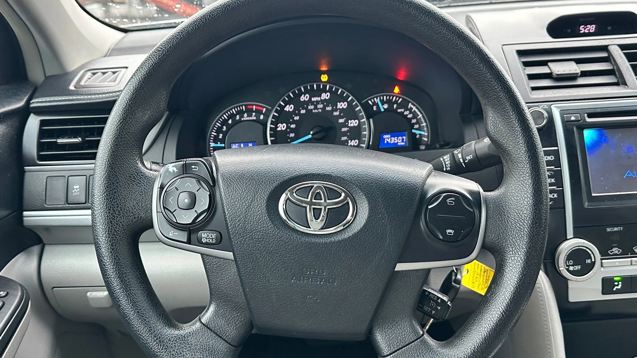 Used 2013 Toyota Camry LE image 16