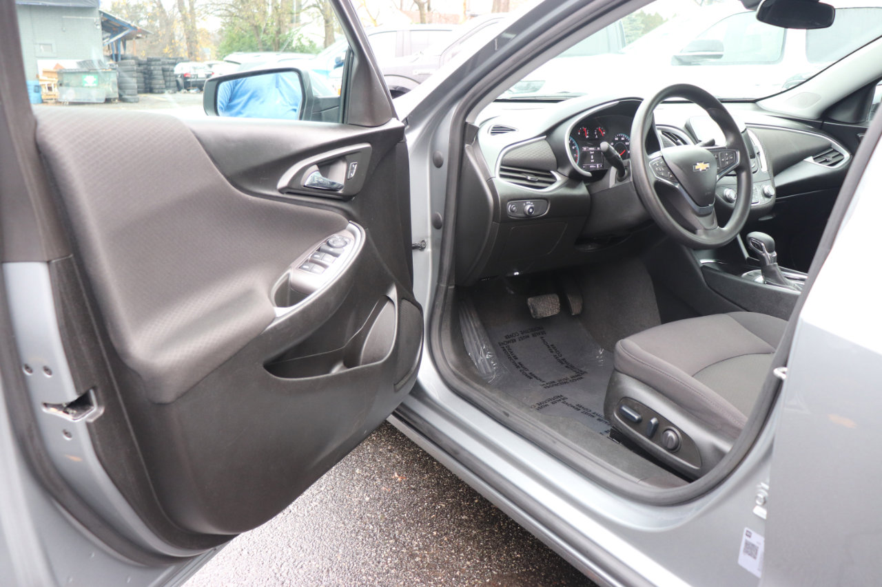 Used 2024 Chevrolet Malibu LT image 10