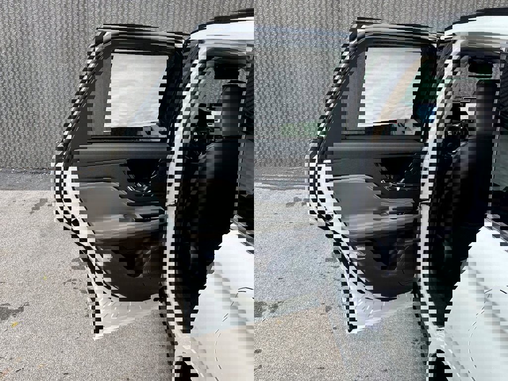 New 2025 Lincoln Corsair Grand Touring image 14