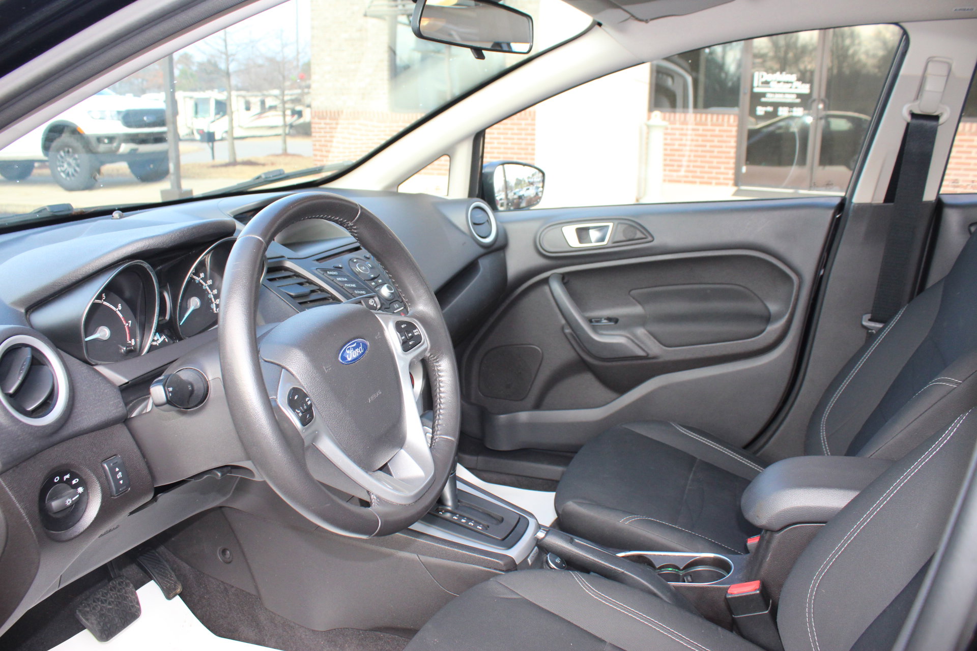 Used 2016 Ford Fiesta SE image 12