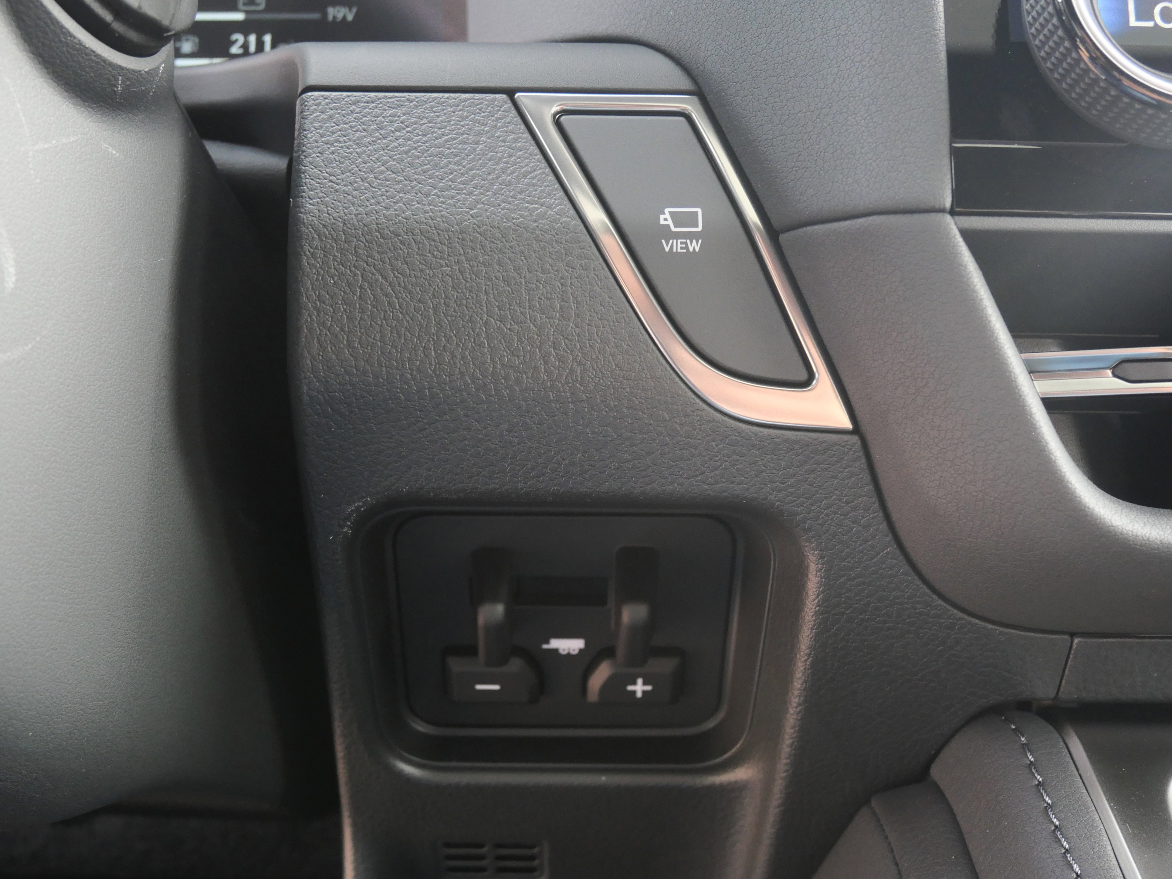 Used 2025 Lexus GX 550 w/ Accessory Package (2T) image 23