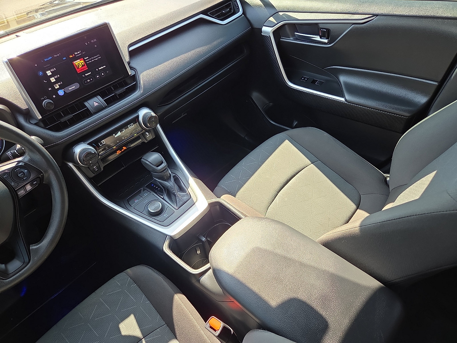 Used 2024 Toyota RAV4 AWD Hybrid image 12