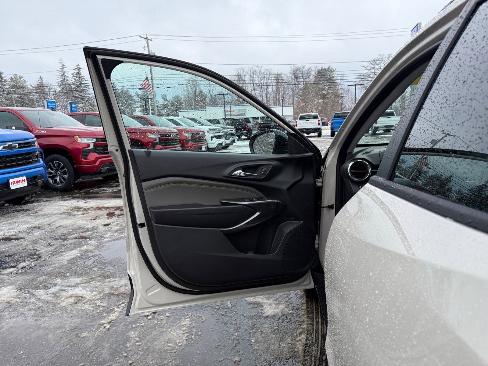 New 2026 Chevrolet Trax ACTIV w/ Sunroof Package FWD image 23