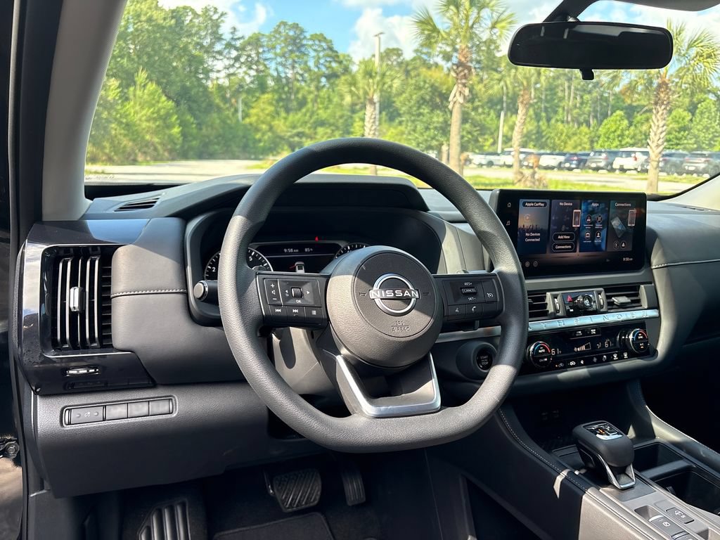 Used 2026 Nissan Pathfinder S FWD image 6