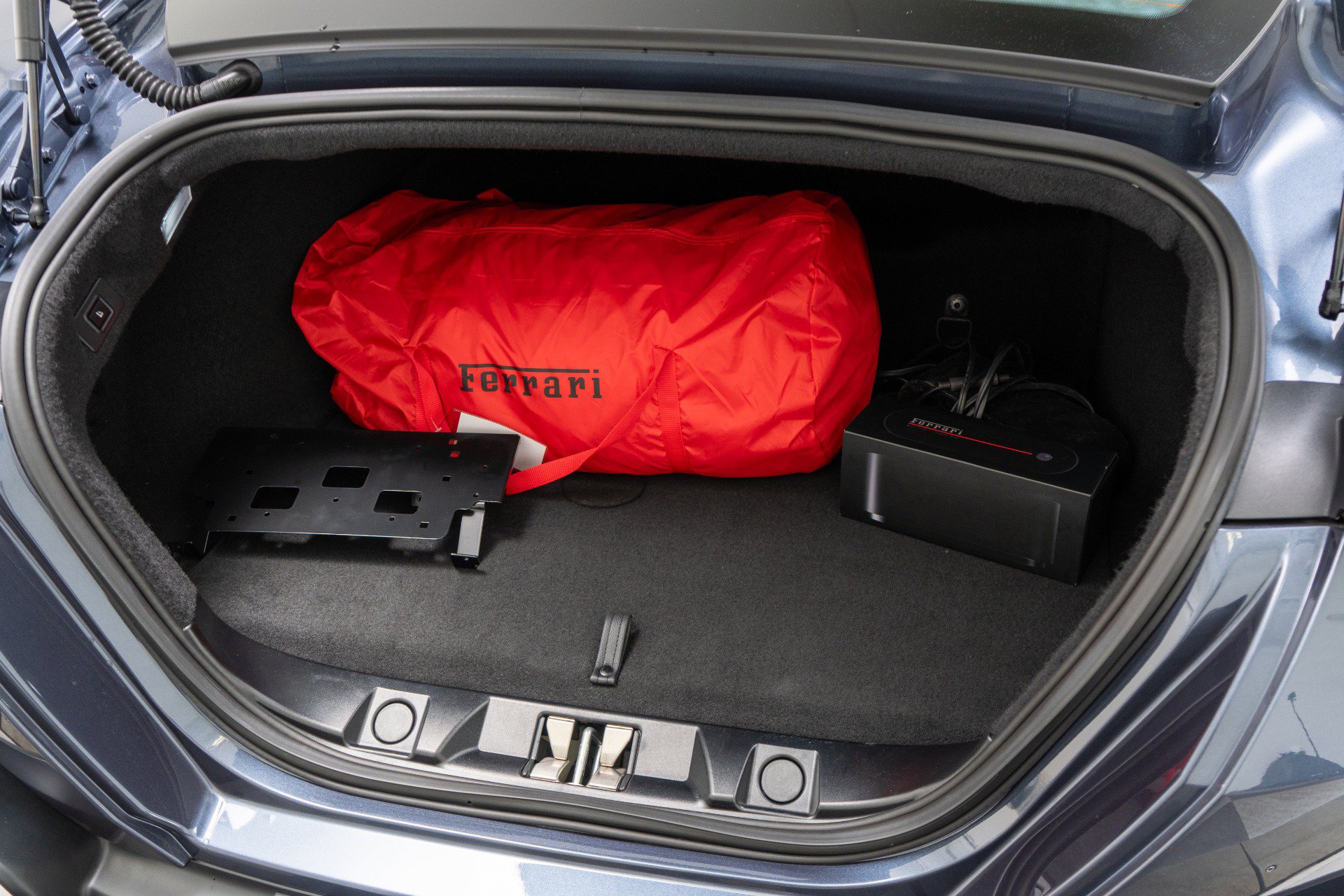 Used 2022 Ferrari Roma RWD image 19