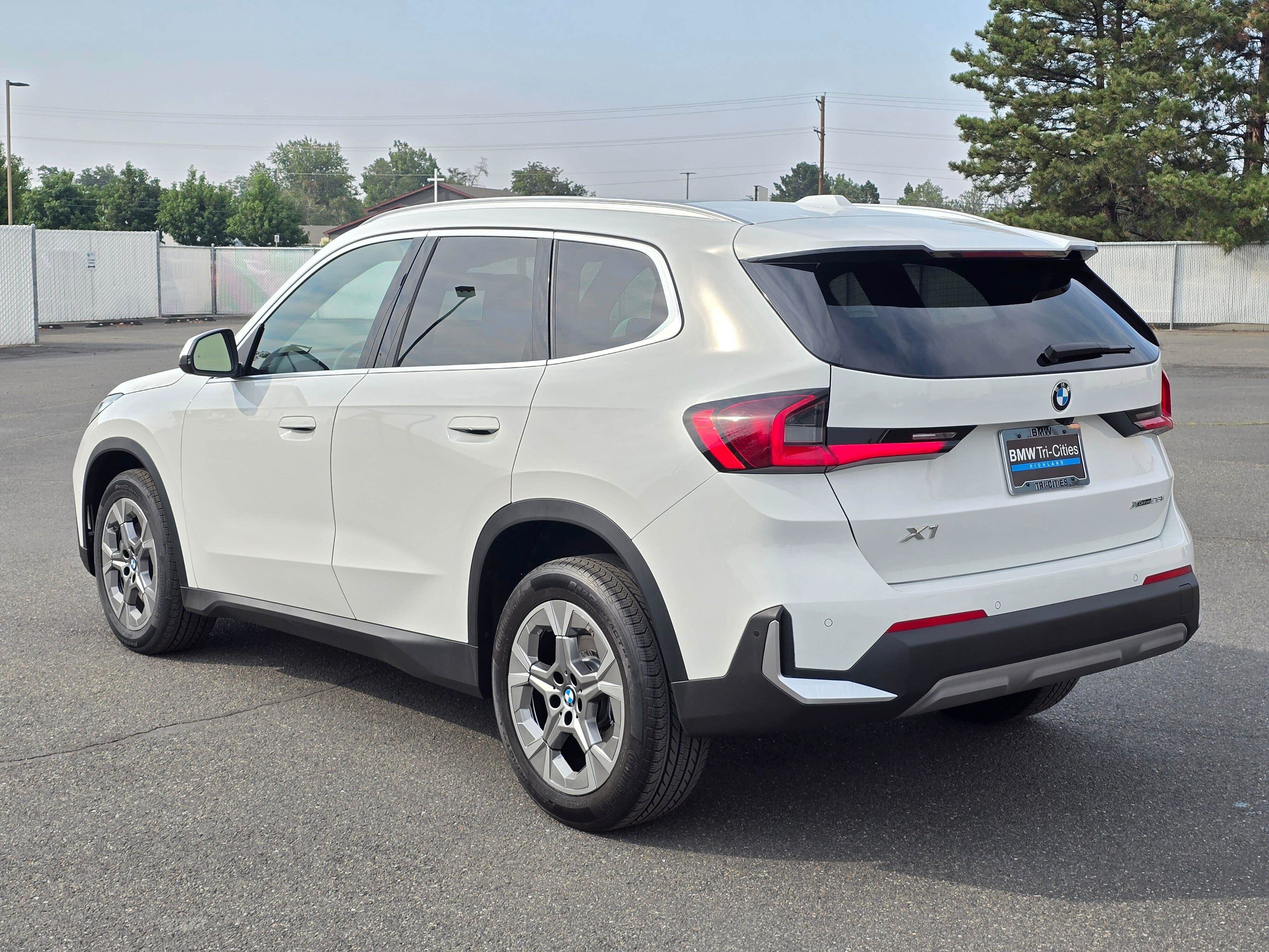 Certified 2023 BMW X1 xDrive28i w/ Convenience Package AWD/4WD image 4