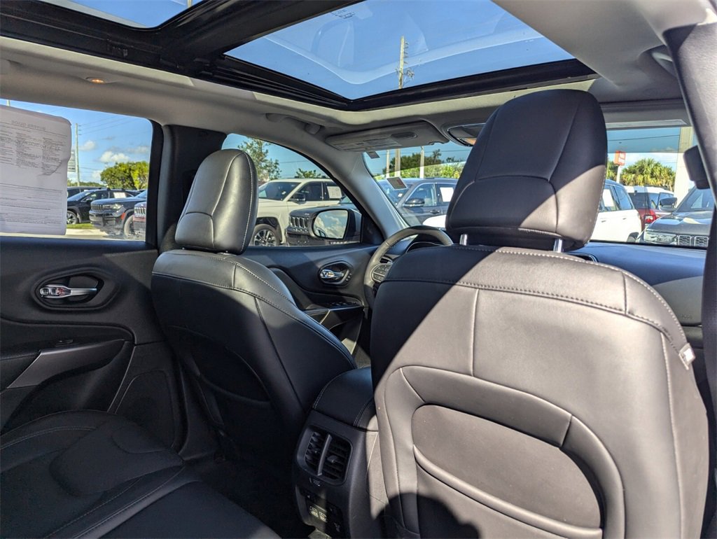 Used 2021 Jeep Cherokee Limited w/ Elite Package image 12