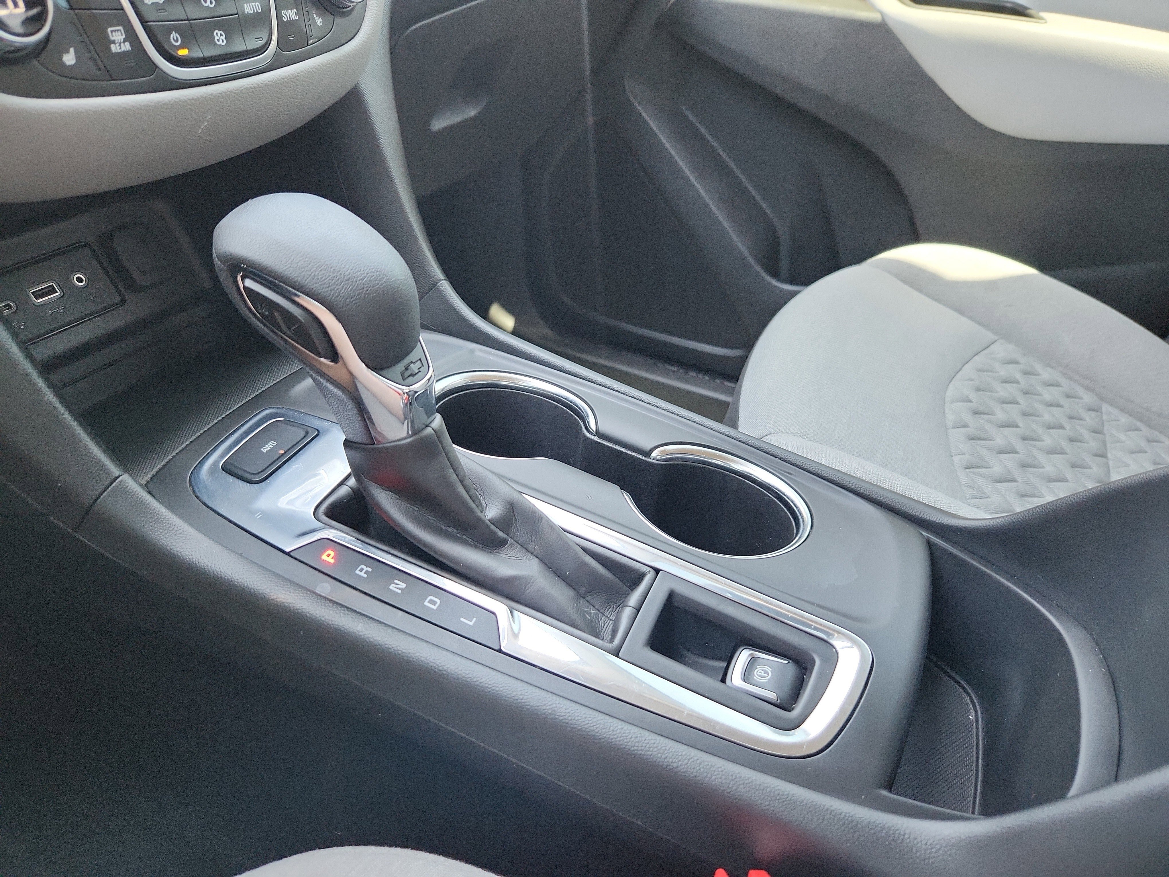 Used 2024 Chevrolet Equinox LT AWD/4WD image 25