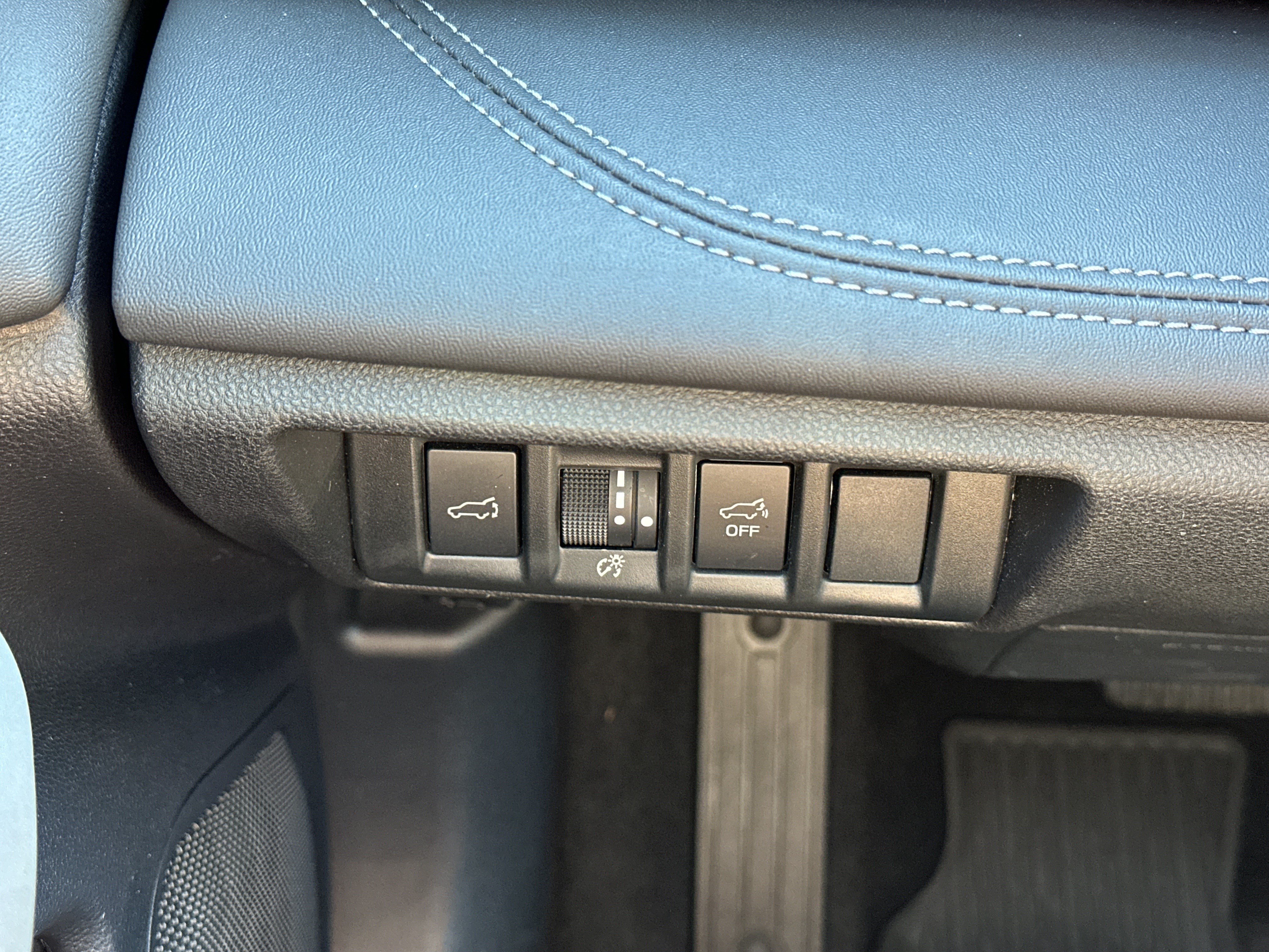 Used 2025 Subaru Outback Limited w/ Popular Package #2 AWD/4WD image 29