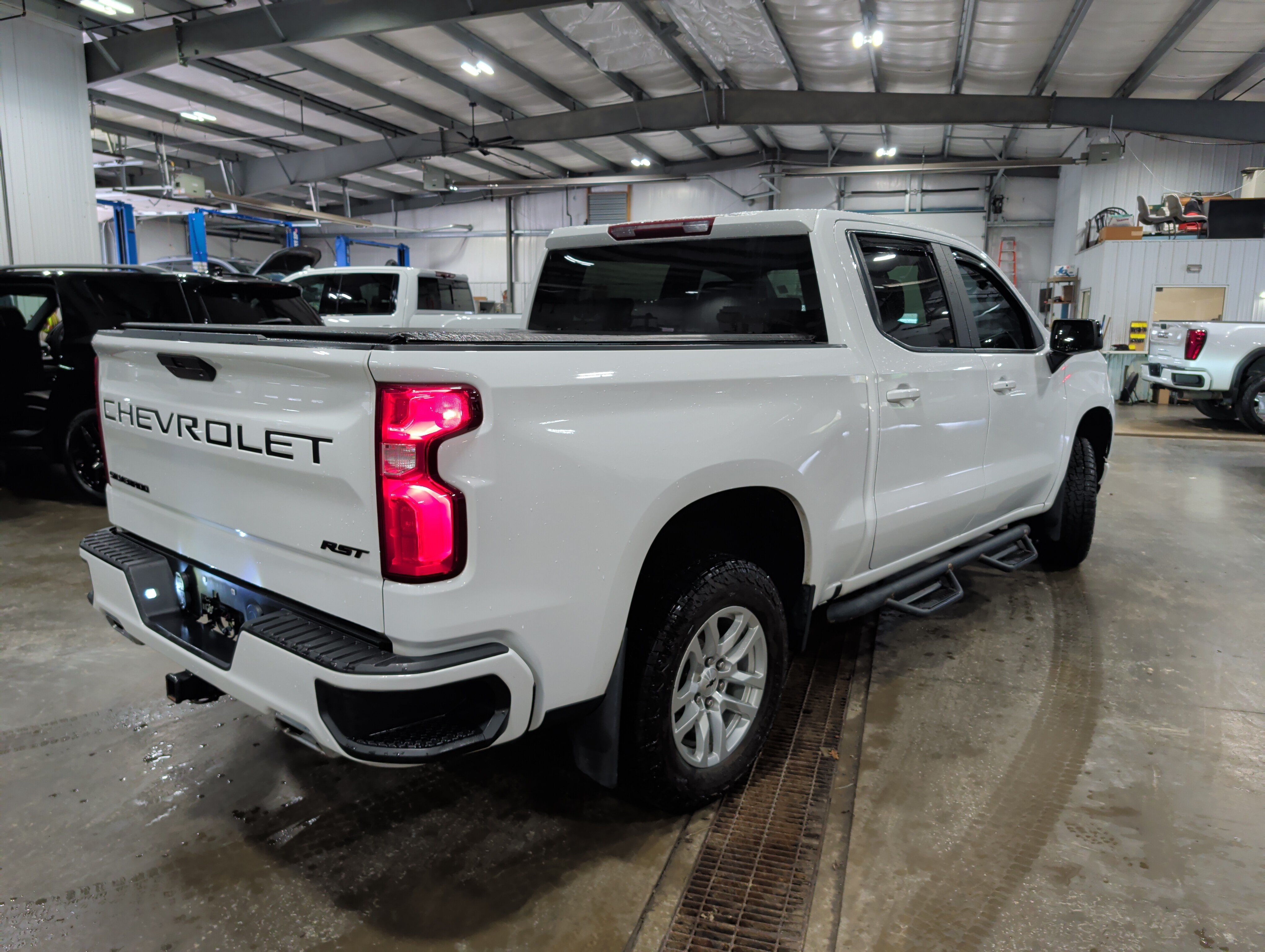Used 2021 Chevrolet Silverado 1500 RST AWD/4WD image 3