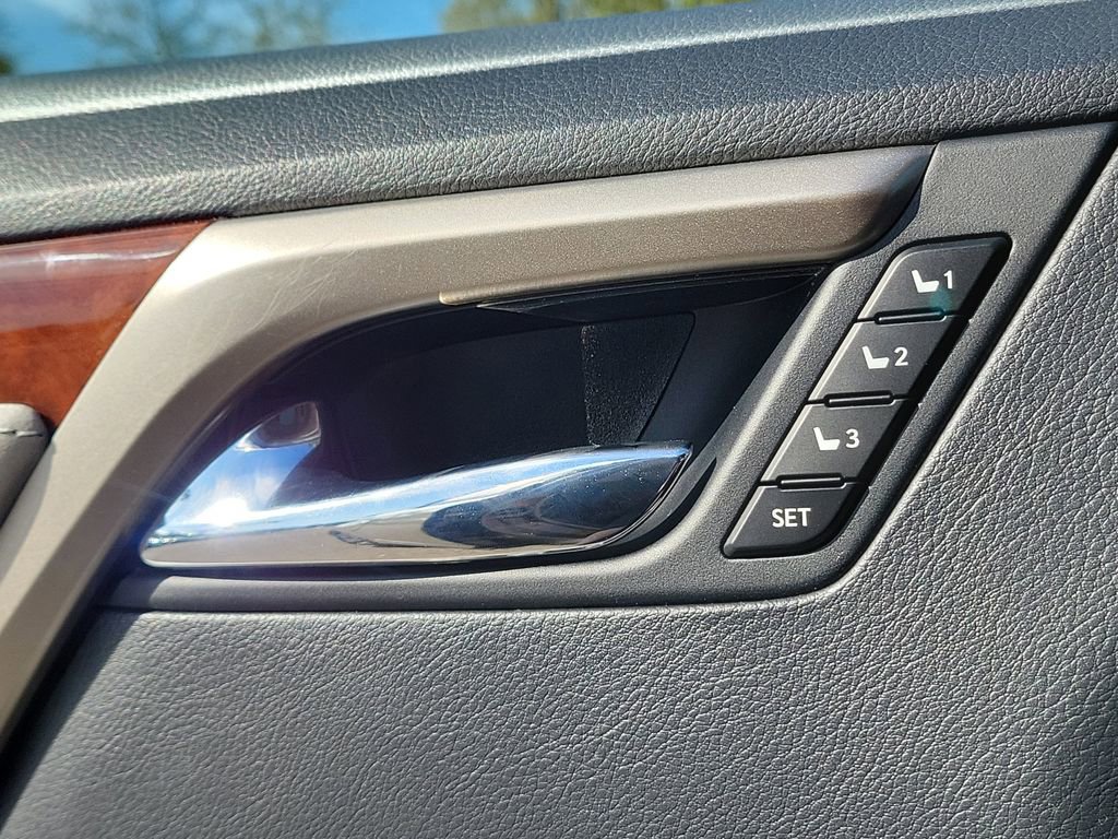 Used 2019 Lexus RX 350L 350L w/ Premium Package image 22