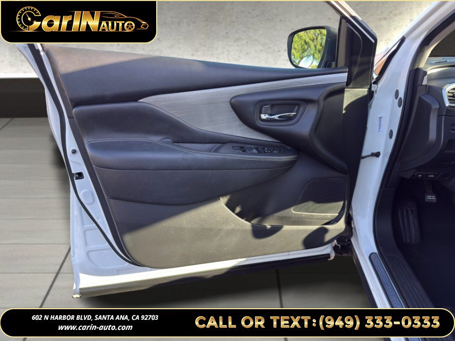 Used 2017 Nissan Murano S w/ Navigation Package FWD image 12