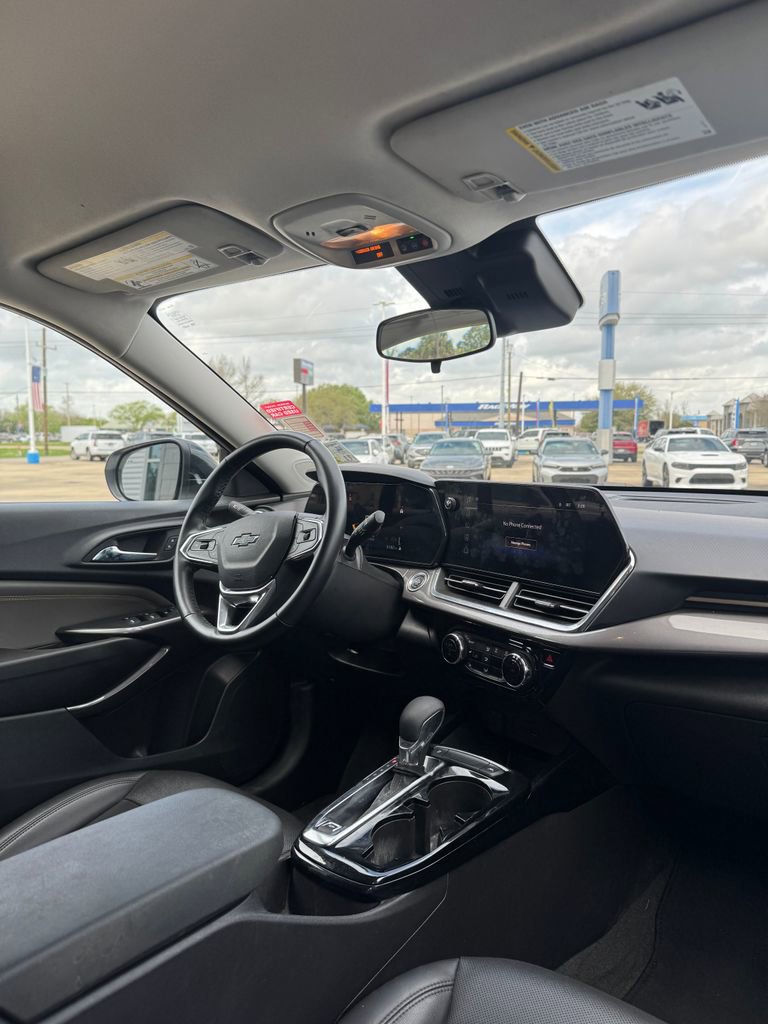 Used 2025 Chevrolet Trax ACTIV w/ Driver Confidence Package image 13