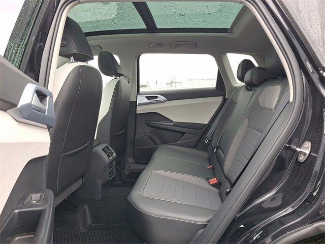 New 2026 Volkswagen Taos SE image 5