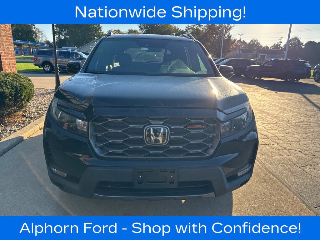 Used 2023 Honda Passport TrailSport image 2