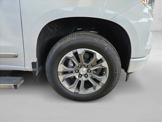 Used 2023 Chevrolet Silverado 1500 High Country w/ Z71 Off-Road Package AWD/4WD image 15