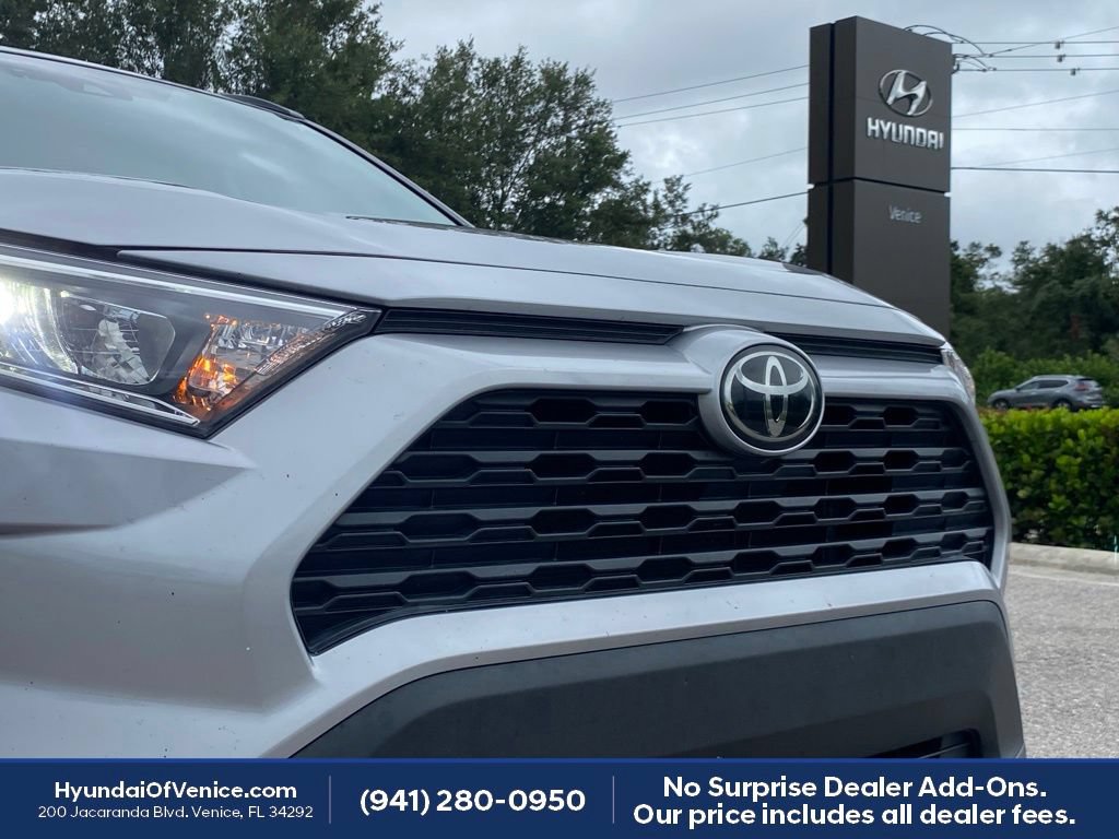 Used 2021 Toyota RAV4 XLE Premium FWD image 44