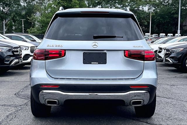 Used 2026 Mercedes-Benz GLB 250 4MATIC image 3