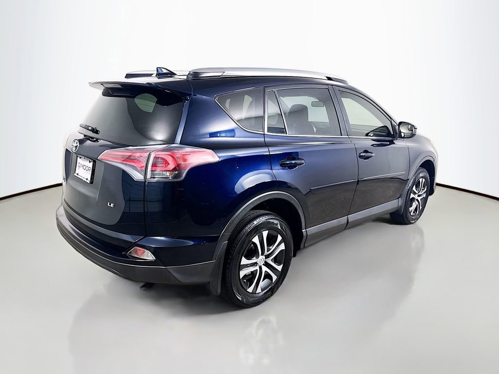 Used 2017 Toyota RAV4 LE FWD image 7