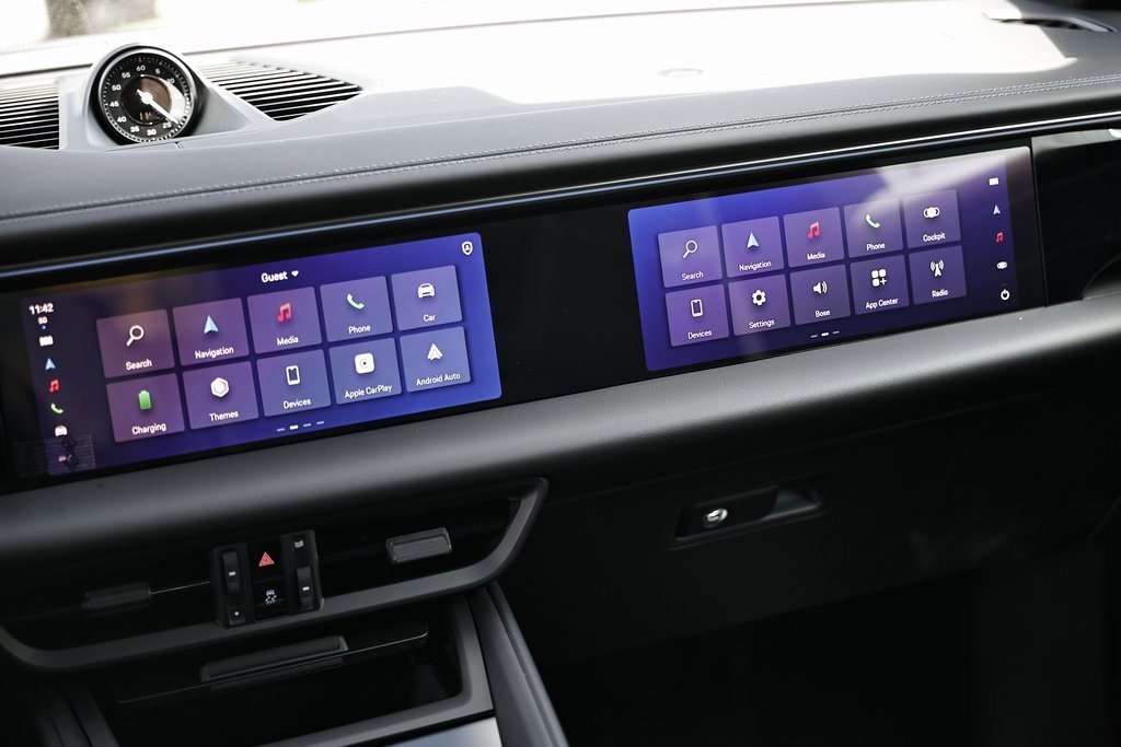 New 2025 Porsche Macan Electric image 31