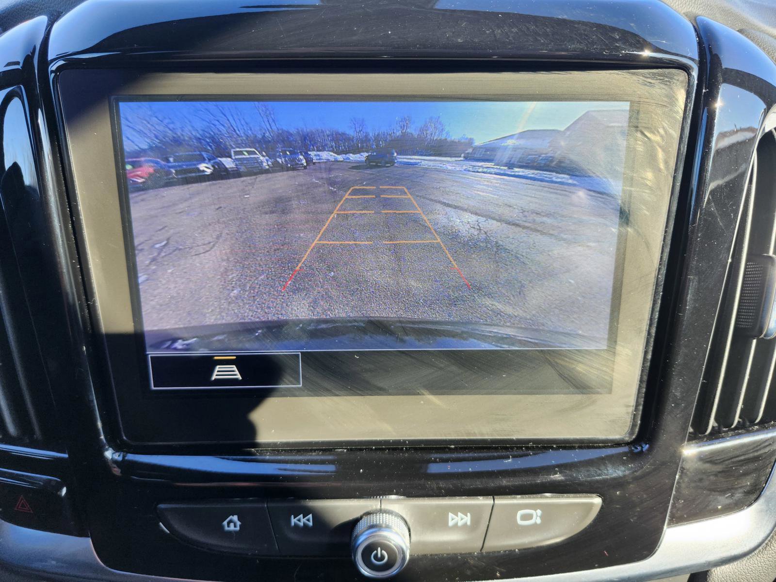 Used 2023 Chevrolet Traverse LT image 29