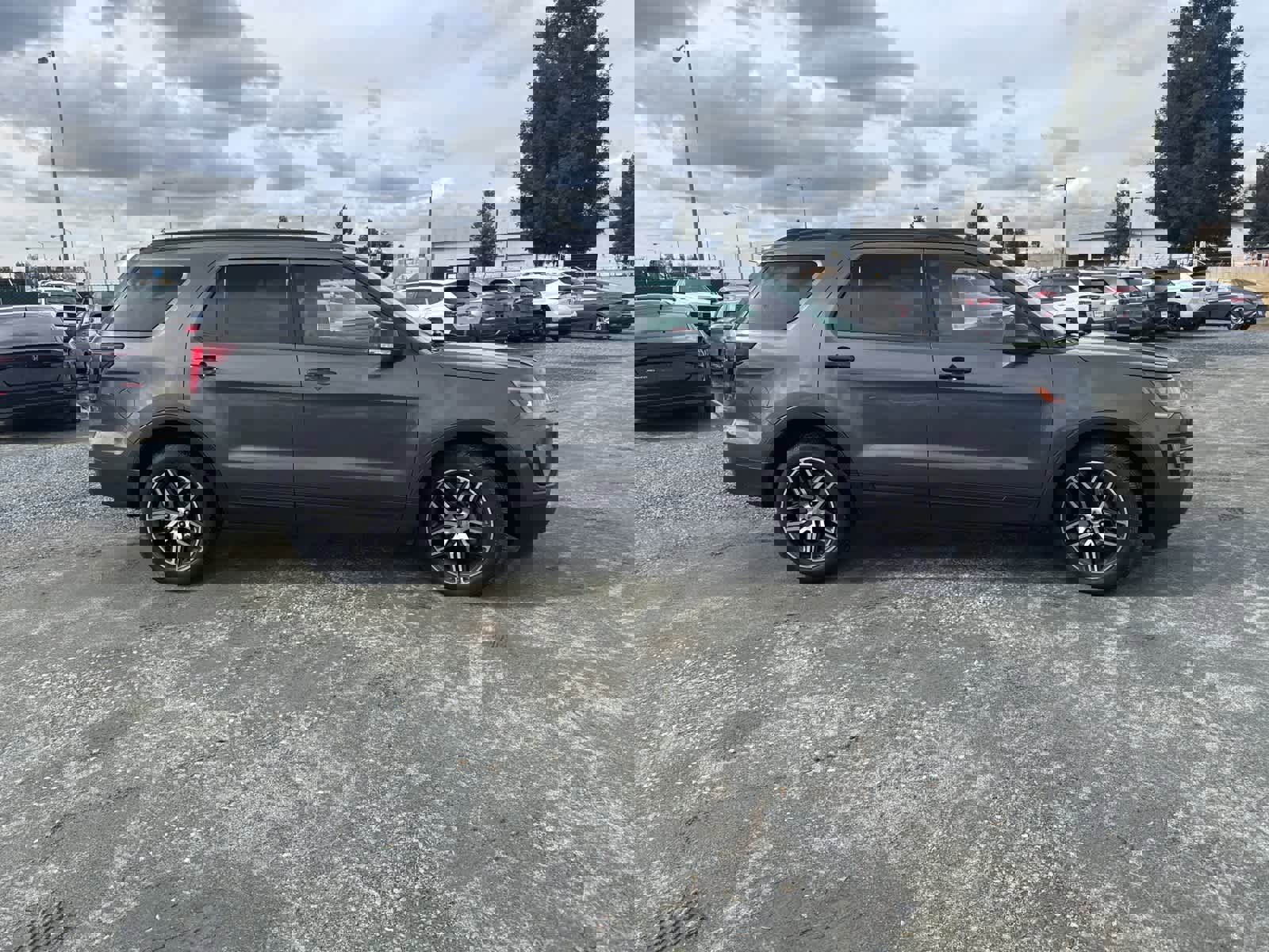 Used 2017 Ford Explorer Sport w/ Equipment Group 401A image 4