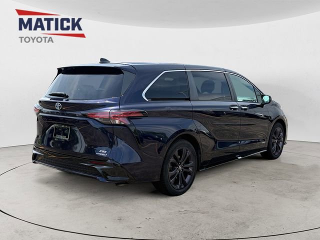 Used 2021 Toyota Sienna XSE FWD image 7