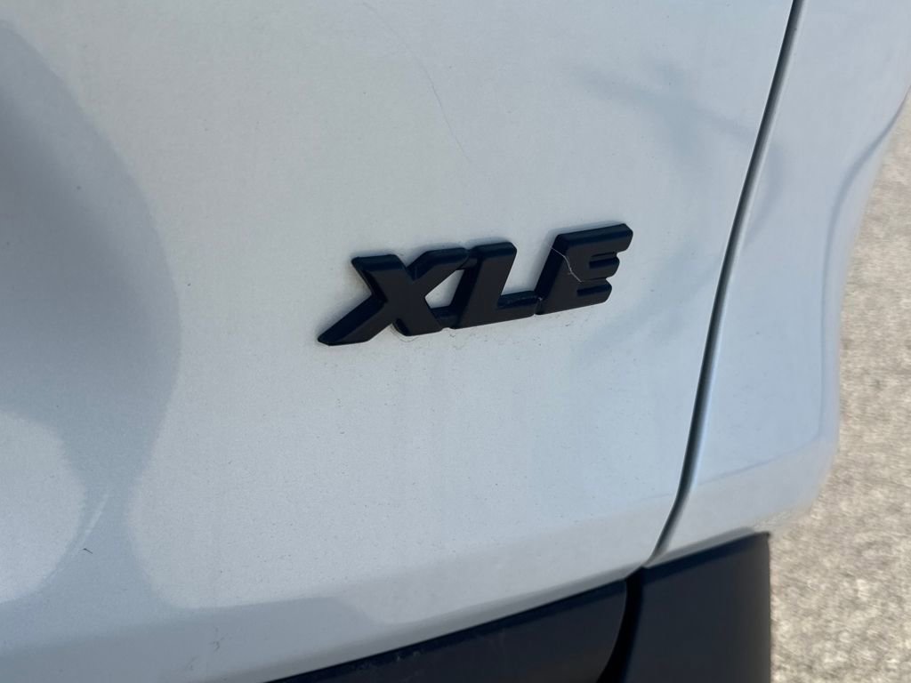Used 2024 Toyota RAV4 XLE Premium image 6