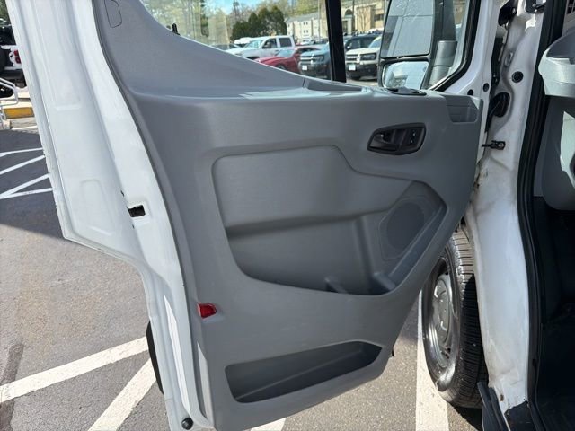 Used 2018 Ford Transit 250 130 Medium Roof RWD image 13
