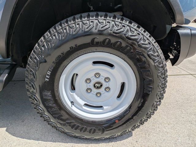 Used 2025 Ford Bronco Heritage Edition AWD/4WD image 11