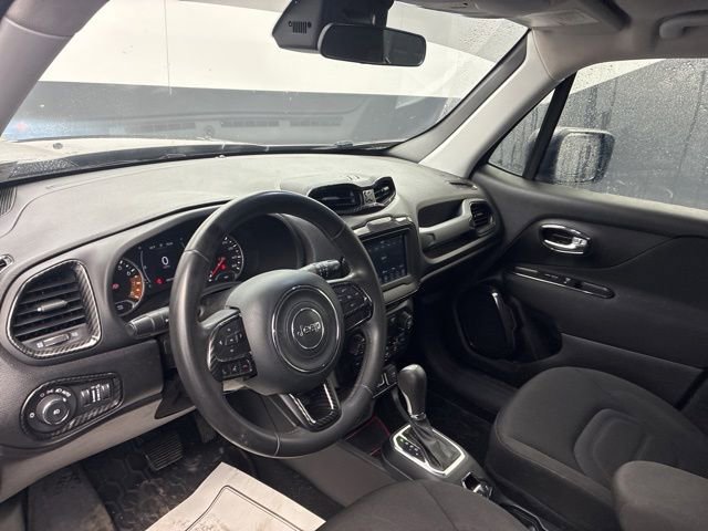 Used 2020 Jeep Renegade Latitude AWD/4WD image 11