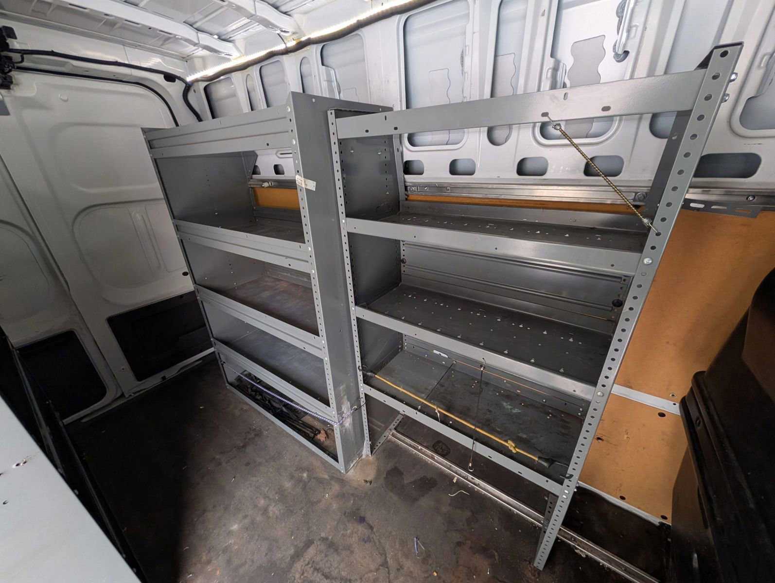 Used 2020 Nissan NV 2500 SV image 32