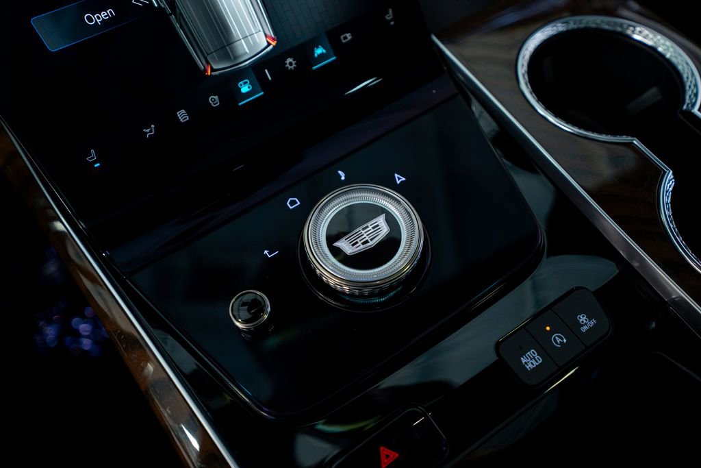 Used 2026 Cadillac Escalade ESV Platinum Sport w/ LPO, ONYX Package image 39