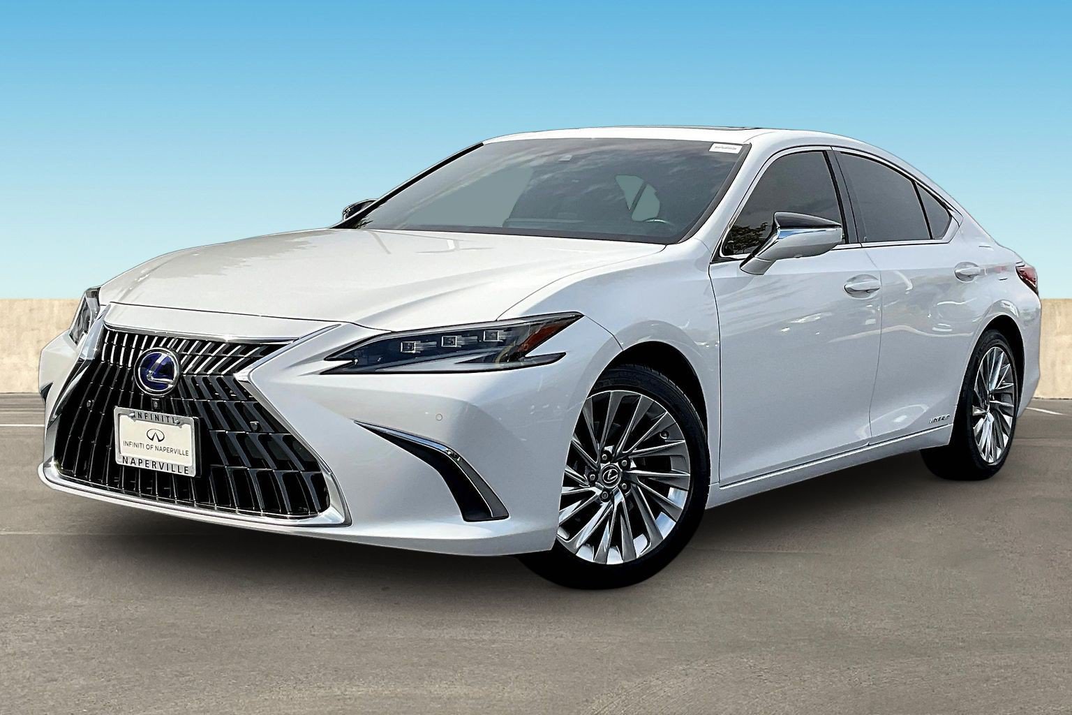 Used 2022 Lexus ES 300h w/ Accessory Package FWD image 3