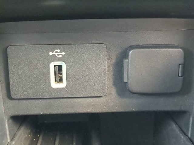 Used 2018 Ford Explorer XLT w/ Equipment Group 202A image 21