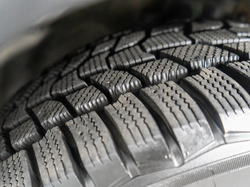 Used 2015 Jeep Grand Cherokee Limited w/ Luxury Group II image 29