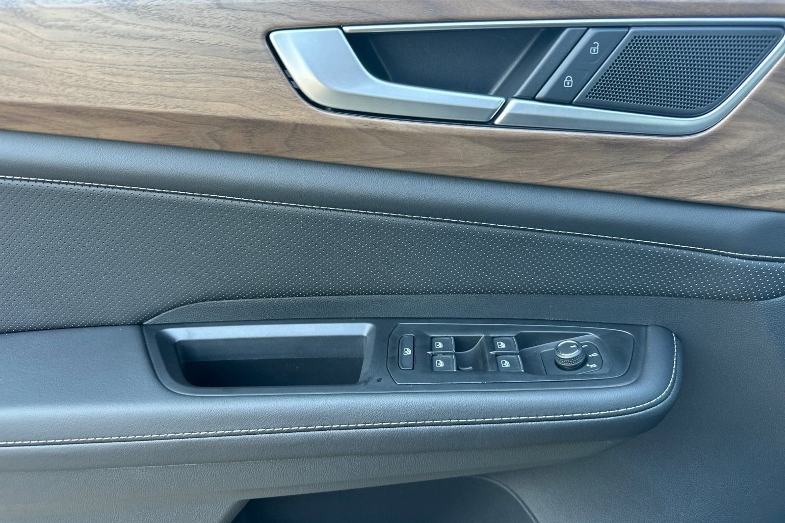 New 2026 Volkswagen Atlas SE image 10