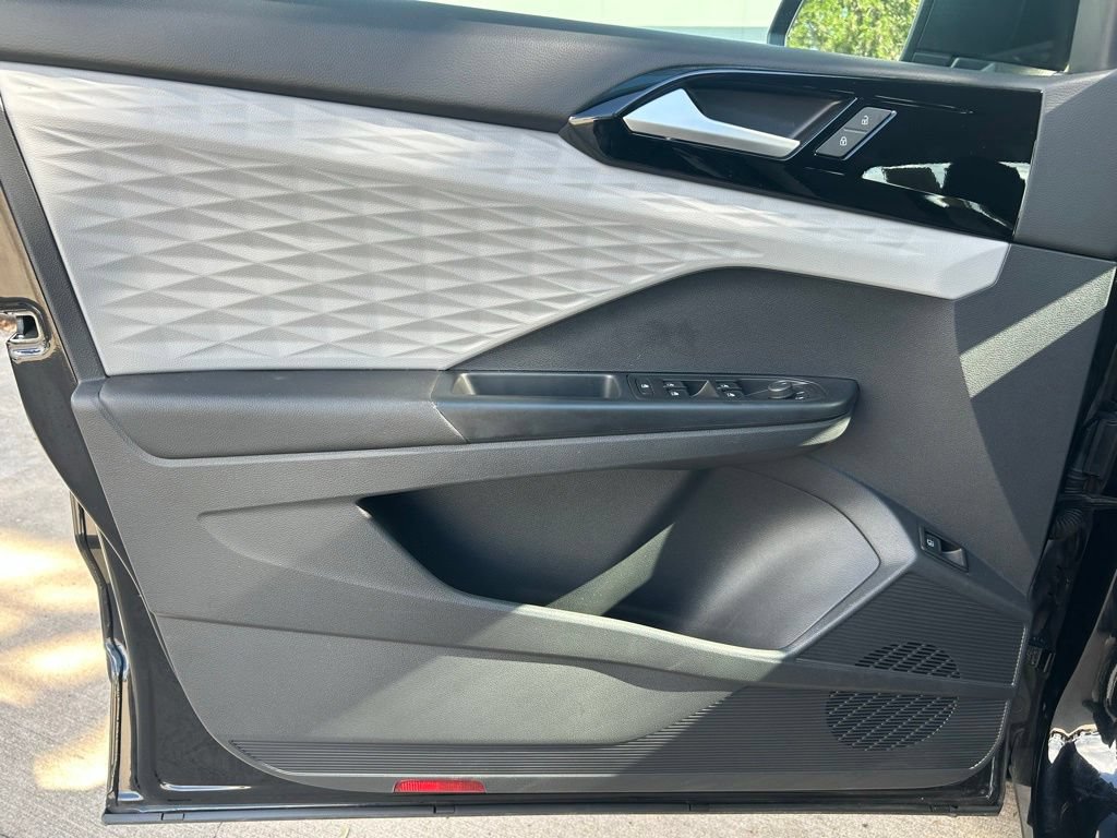 Certified 2023 Volkswagen Taos S FWD image 20