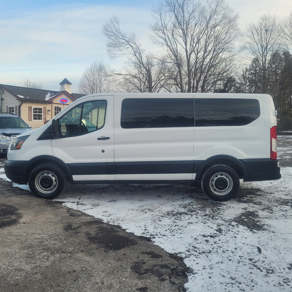 Used 2016 Ford Transit 150 XL image 5