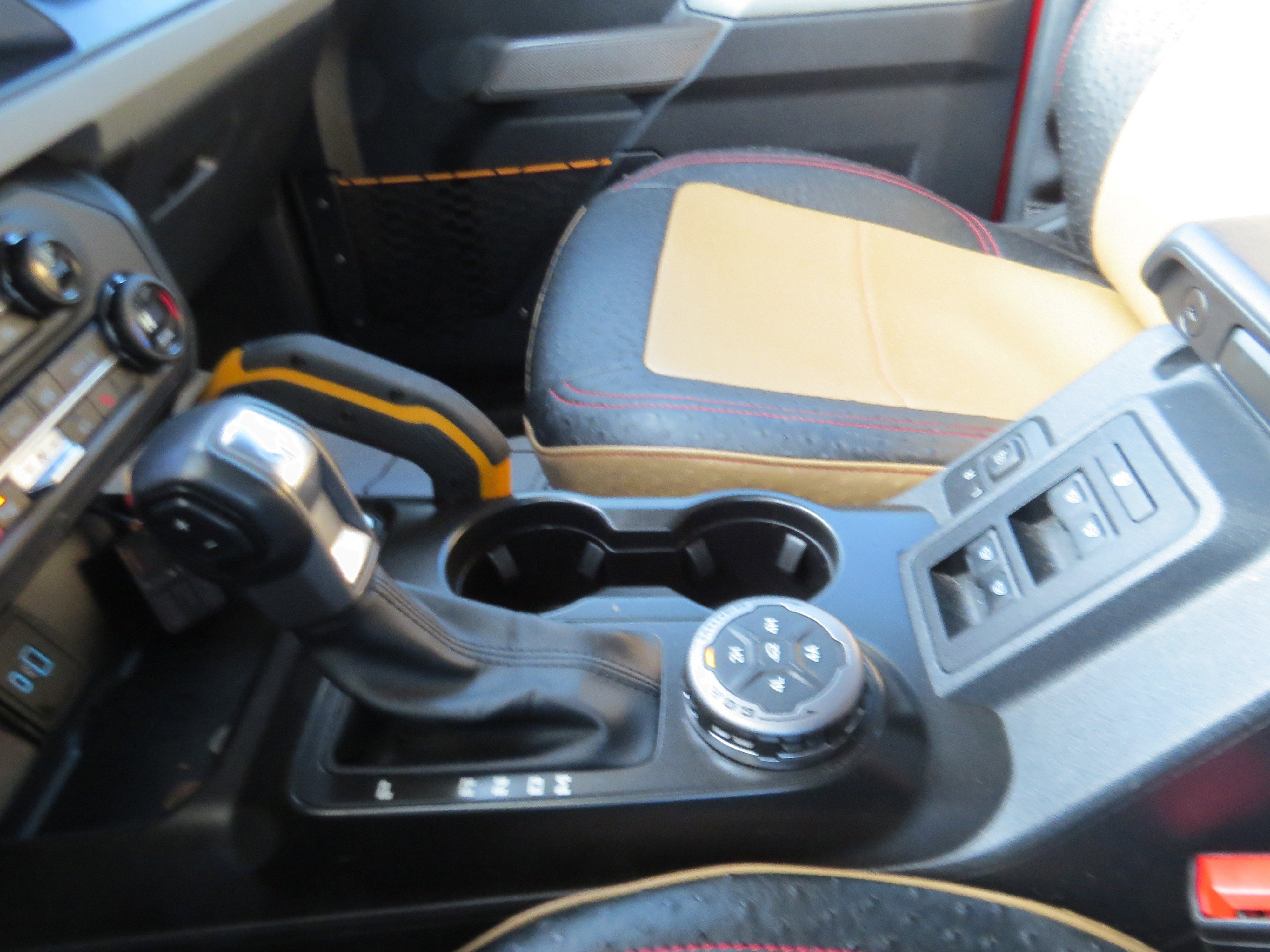 Used 2023 Ford Bronco Badlands image 23