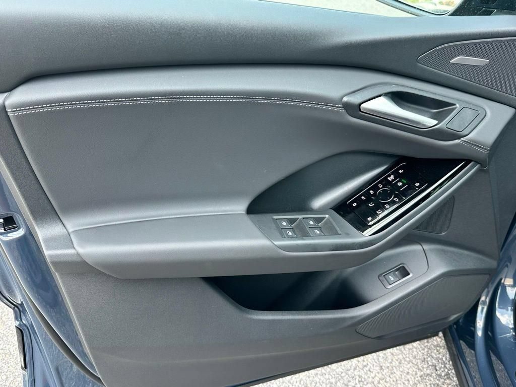 New 2025 Audi Q6 e-tron Premium Plus AWD/4WD image 22
