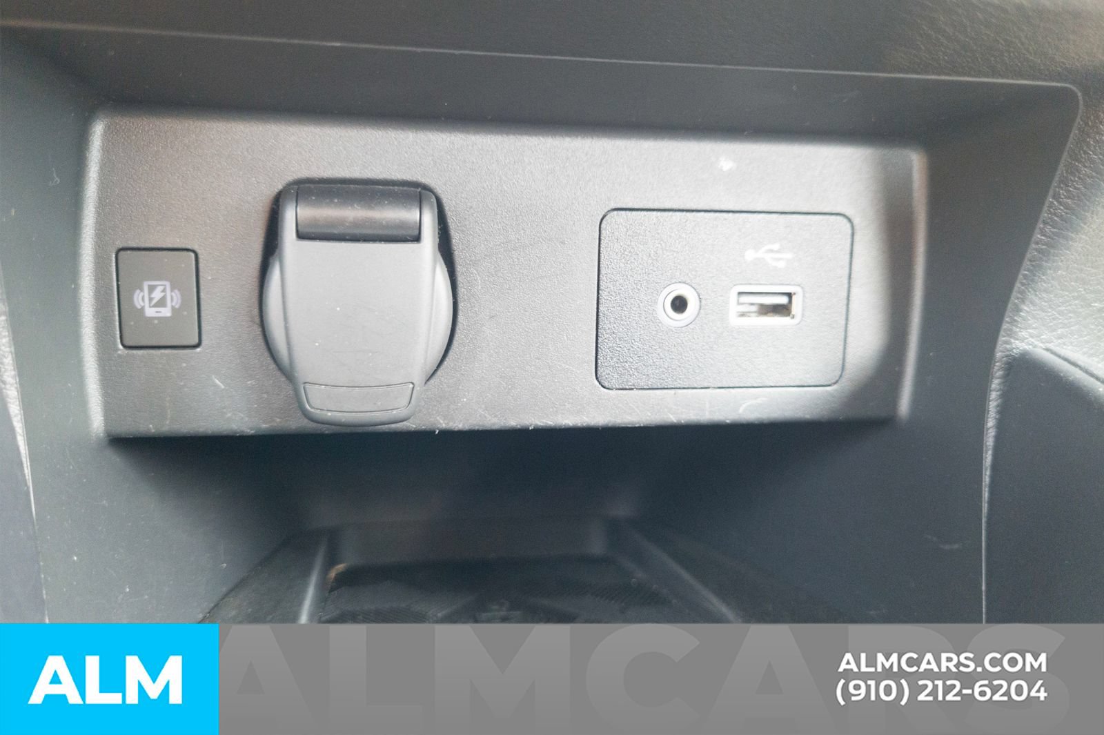 Used 2024 Nissan Versa SV FWD image 25