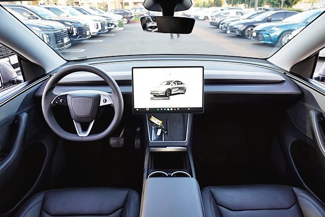 Used 2026 Tesla Model Y Long Range AWD/4WD image 28