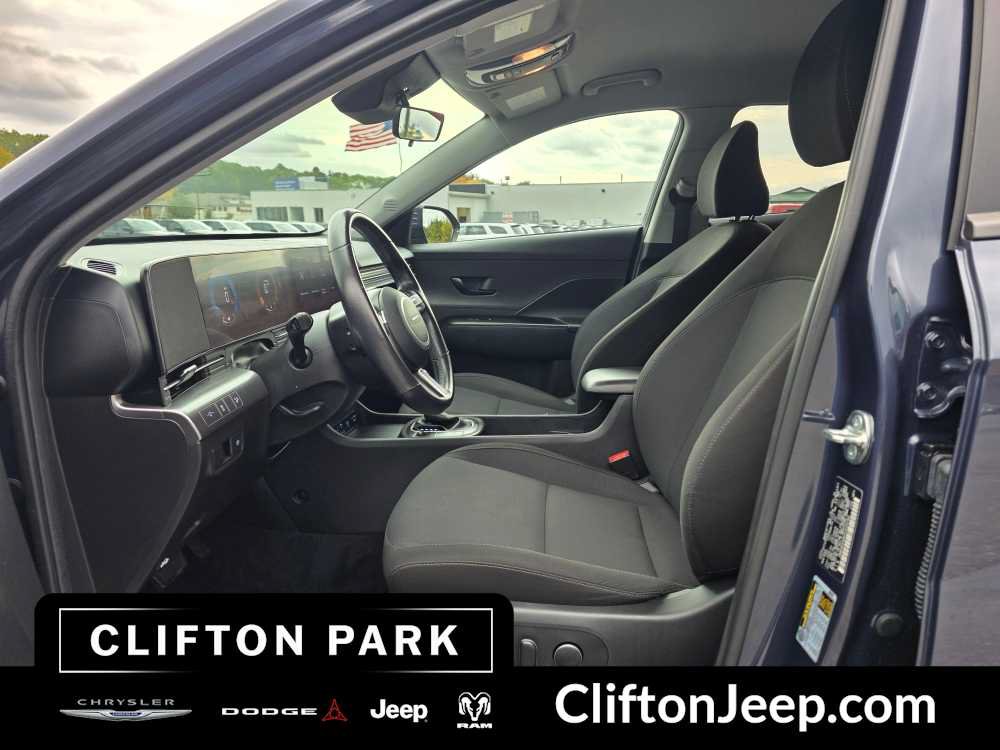 Used 2025 Hyundai Kona SEL FWD image 10