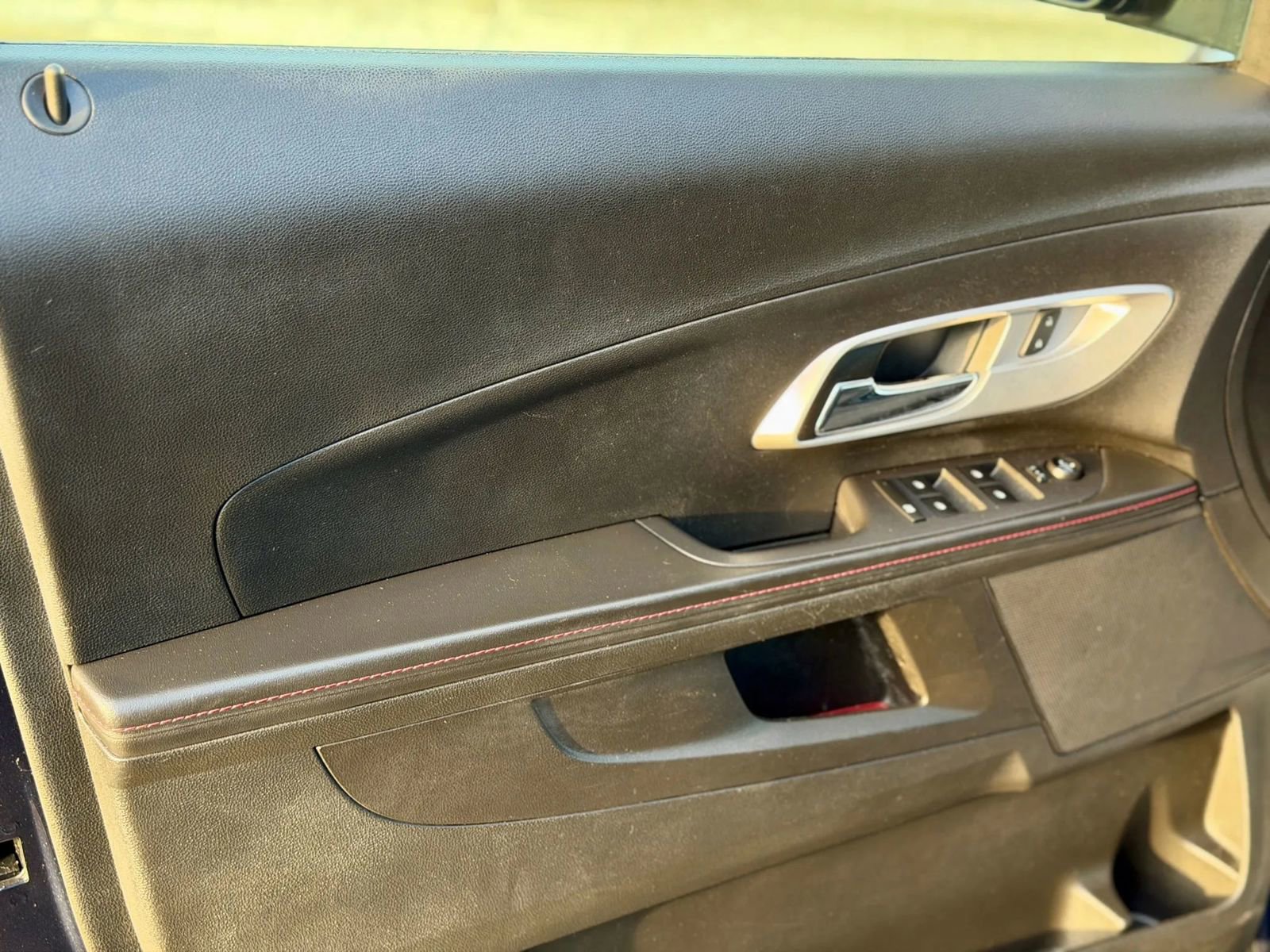 Used 2015 Chevrolet Equinox LT w/ Driver Convenience Package image 23