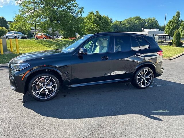 Used 2021 BMW X5 xDrive40i w/ M Sport Package AWD/4WD image 18